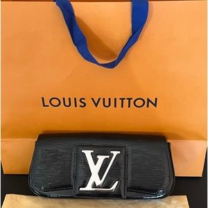 Louis Vuitton SOBE Clutch Epi Noir Patent Black